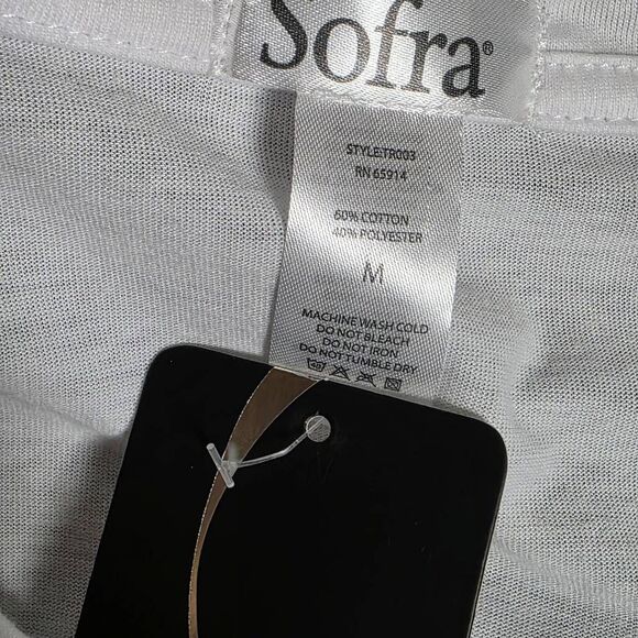 Sofra Basic White Scoop Neck T-Shirt Medium (NWT) - Picture 3 of 4
